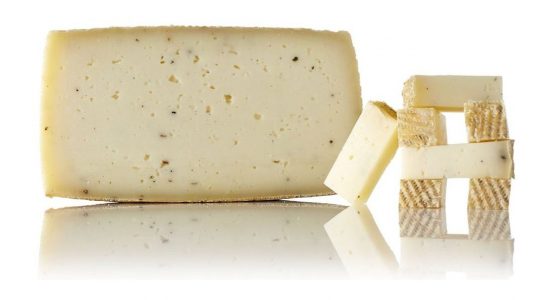 queso-de-oveja-curado-al-tartufo
